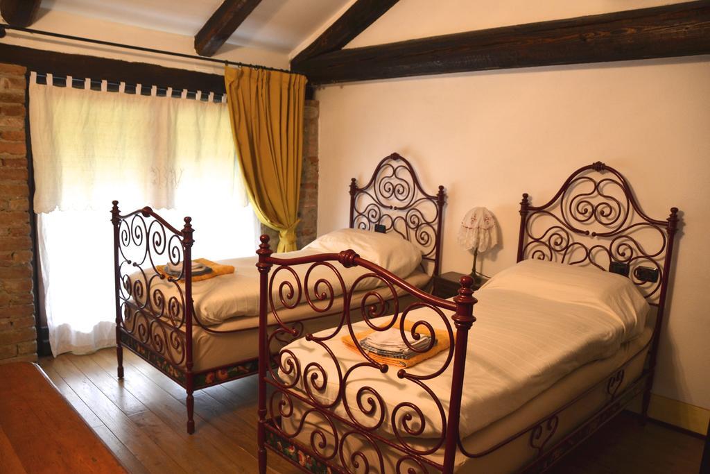 Agriturismo La Pieve Dogliani Δωμάτιο φωτογραφία